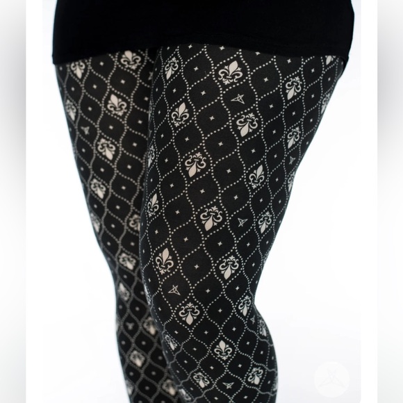 Sweetlegs Fleur-de-Lis leggings one size NWT magnifique - Picture 9 of 9